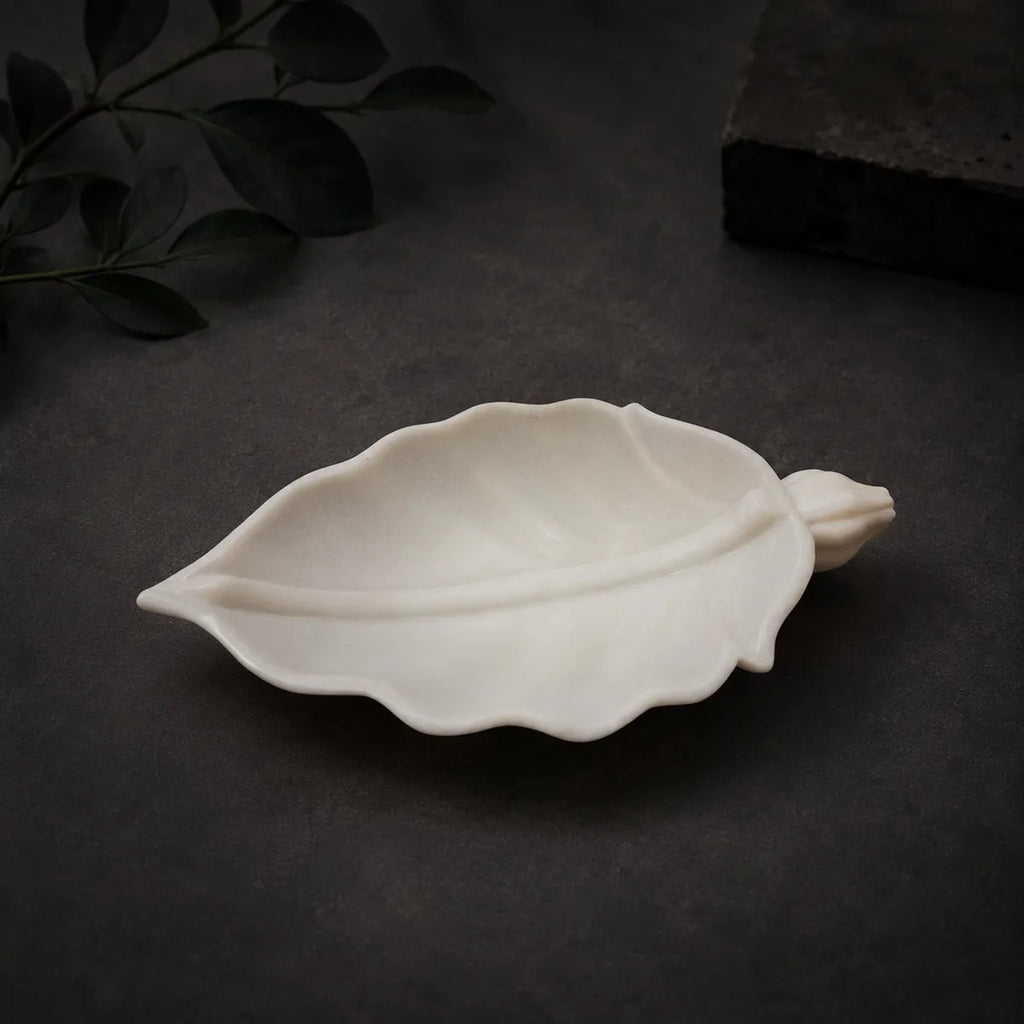 Makrana White Marble Leaf-Shaped Platter | Handcrafted Decorative Marble Tray For Fruits, Potpourri, Candles And Table Decor